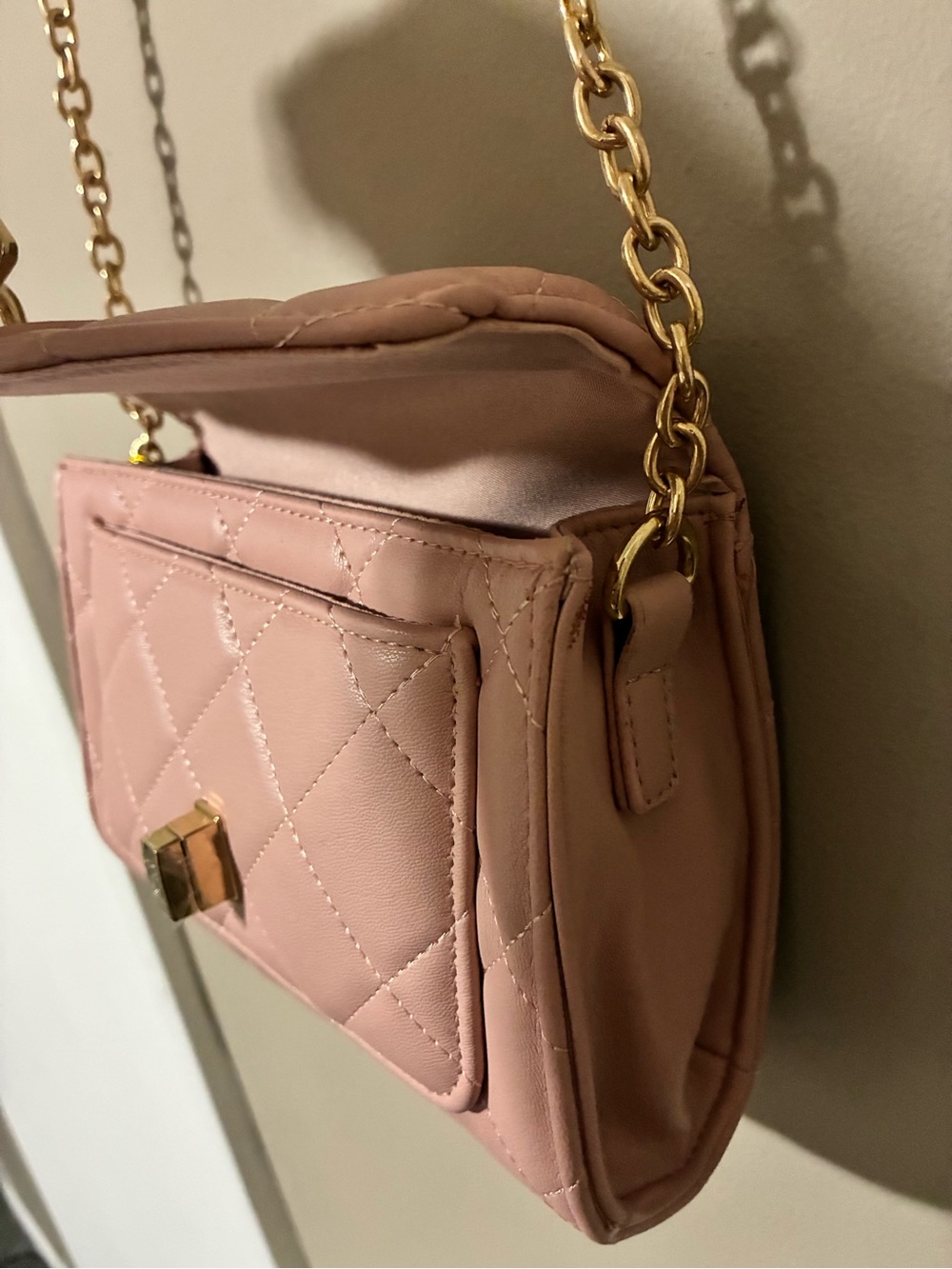 bebe Quilted Light Pink Chain Strap Crossbody Bag - Picture 4 of 4